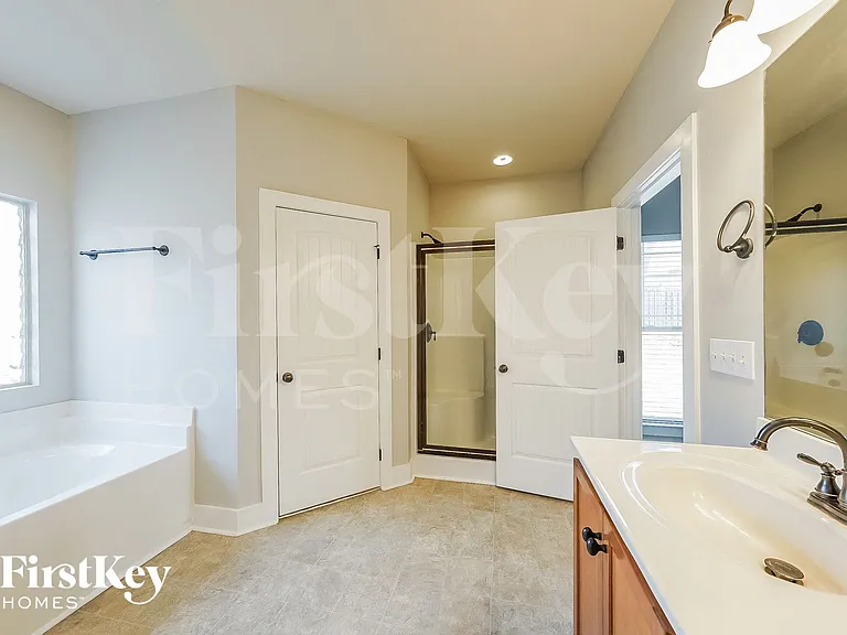 2044 Highview Way — Photo 9