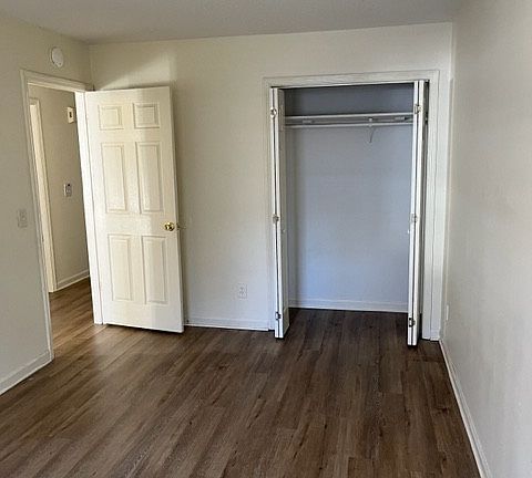 5th image of 322 Foster Ln