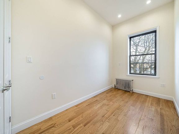 5th image of 8411 21st Ave #9