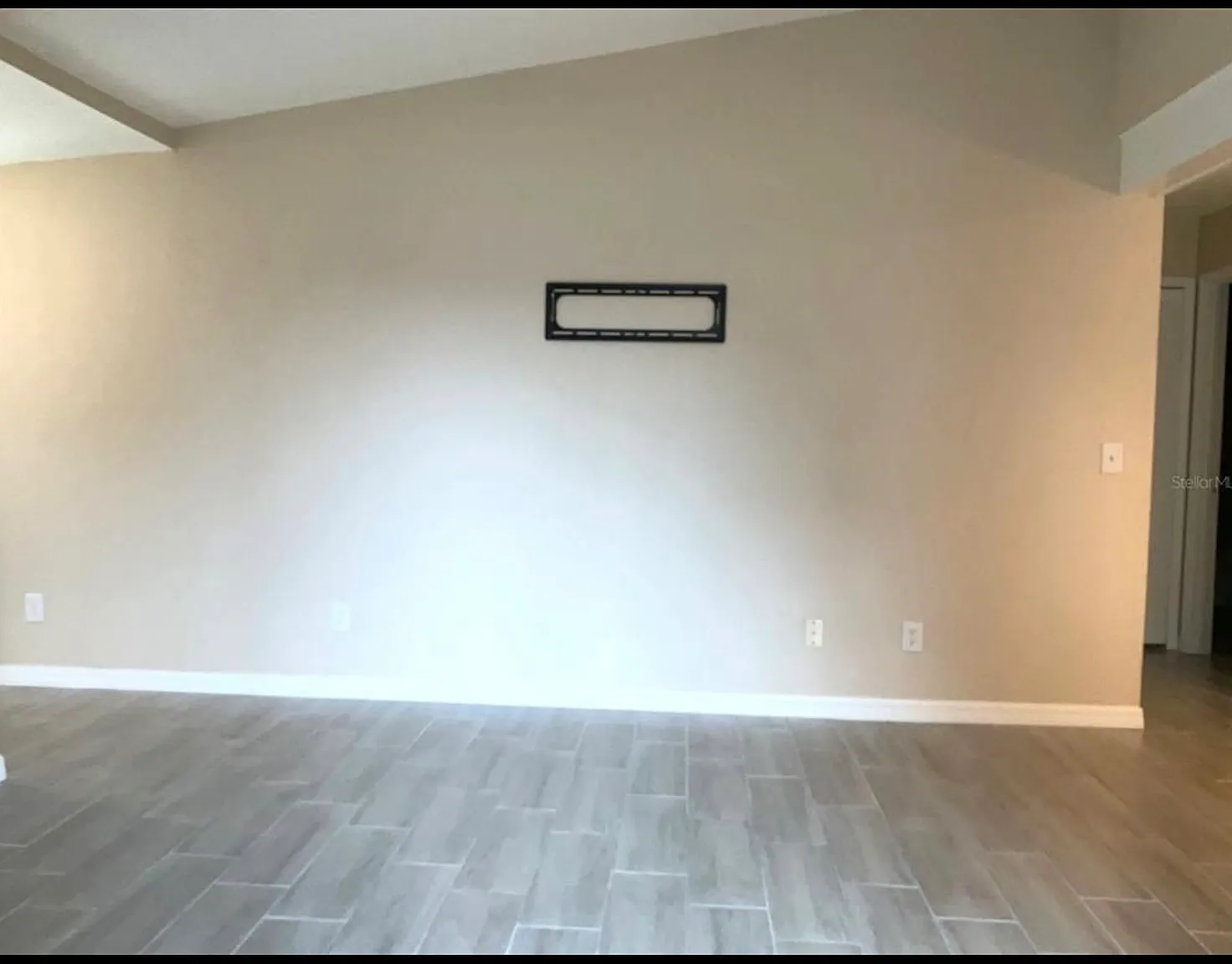 1 bed, 749 sqft, $1,350 — Photo 2