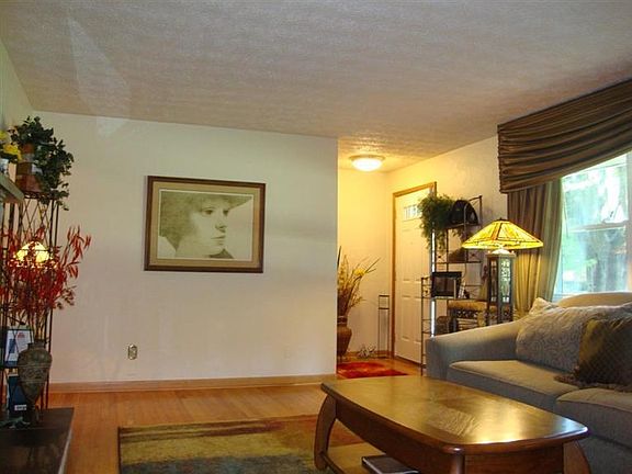 4th image of 1095 Kenbrook Dr