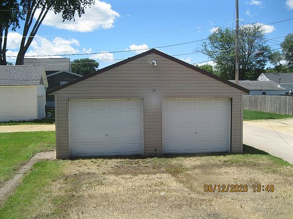 2nd image of 714 Isabella Ct