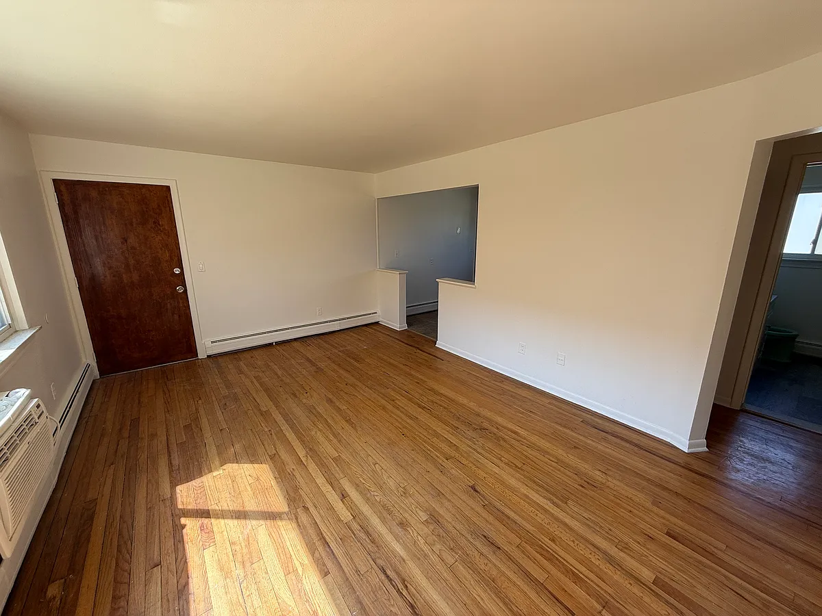 Building Photo - 29250 Longview Ave #14