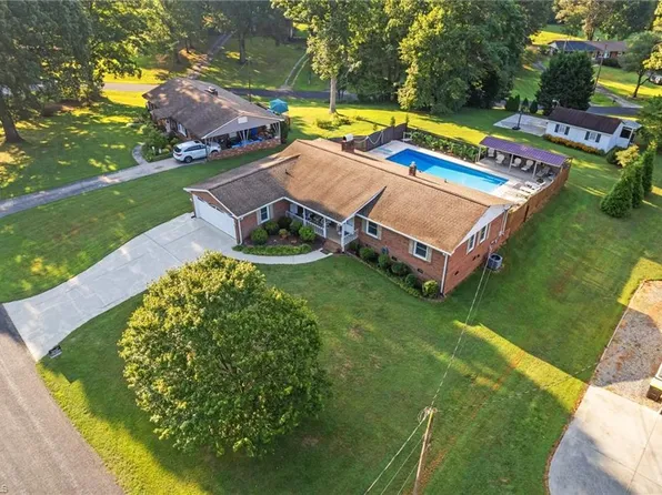 156 Shady Ln, Winston Salem, NC 27107