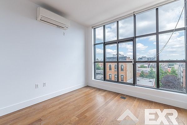 1st image of 606 Franklin Ave #403