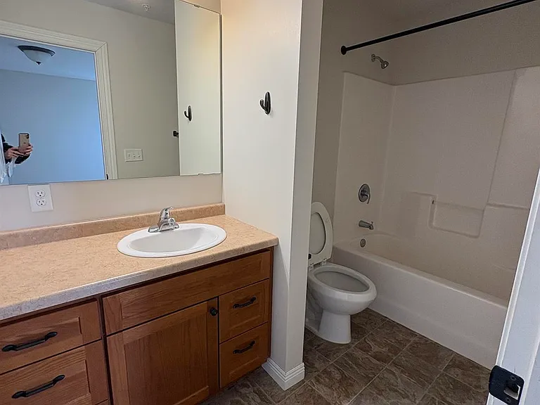3707 S Broadway St — Photo 43