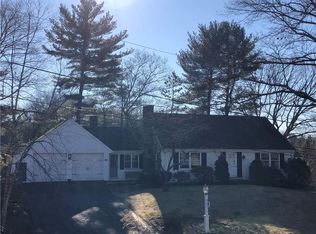 10 Grant Ln, Cumberland, RI 02864