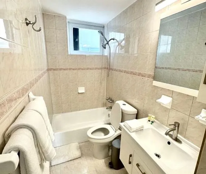 3 Avenida Laguna Gardens Gdn #10J — Photo 12