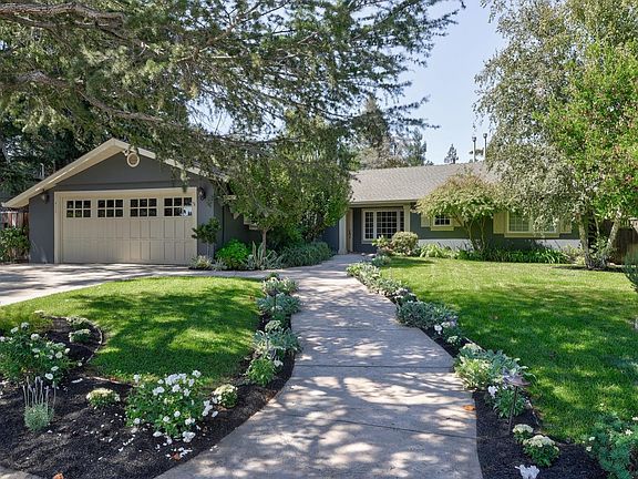 2nd image of 412 Valencia Dr