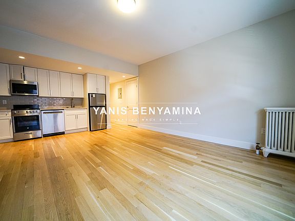 4th image of 9A Sewall Ave #208