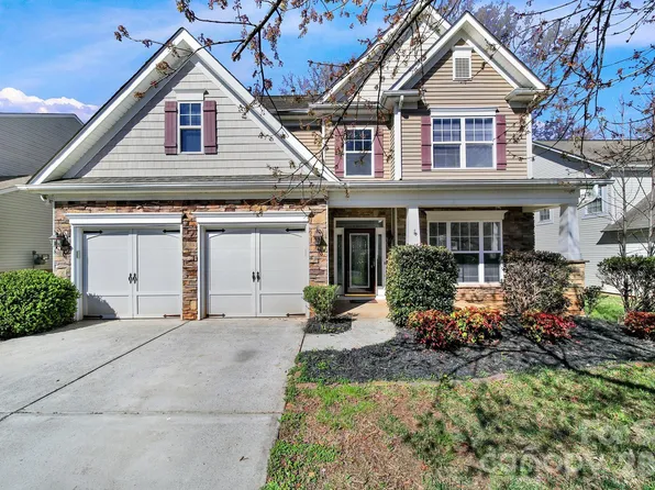 9911 Seven Oaks Dr, Charlotte, NC 28215