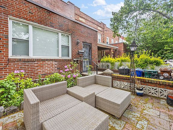 3rd image of 2322 24th St #2