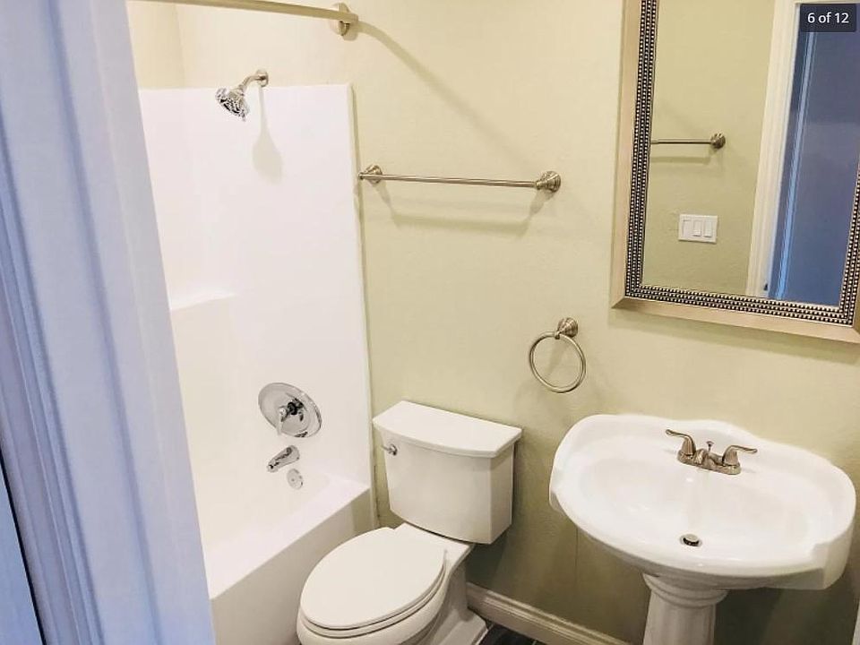4252-5 Bathroom large view_05202022