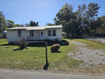 105 E Market St, Decherd, TN, 37324
