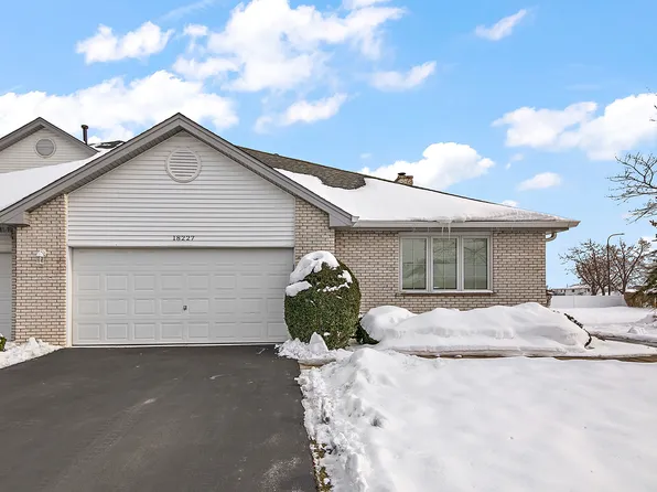 18227 Hummingbird Dr, Tinley Park, IL 60487