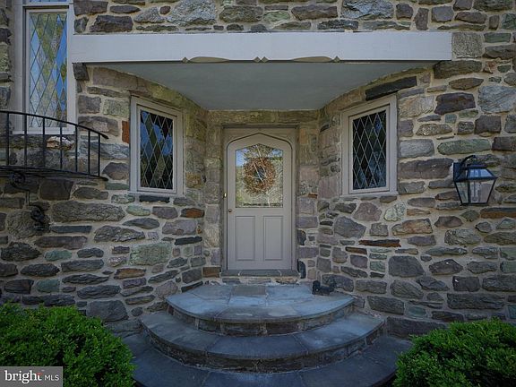 5th image of 617 Harriton Rd