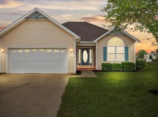 704 Wintercress Ln, Bowling Green, KY 42104