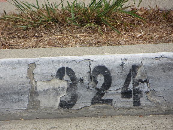 3rd image of 924 Frandale Ave