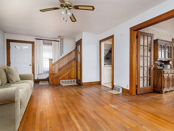 2nd image of 8 Hillcrest Ave
