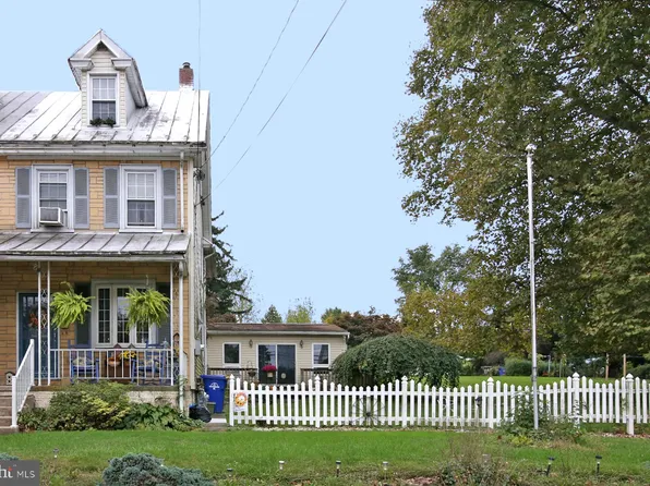 240 E High St, Womelsdorf, PA 19567