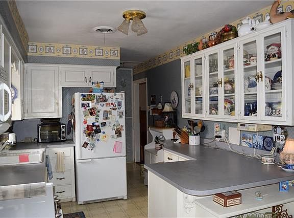 3rd image of 1707 Lyndale Dr