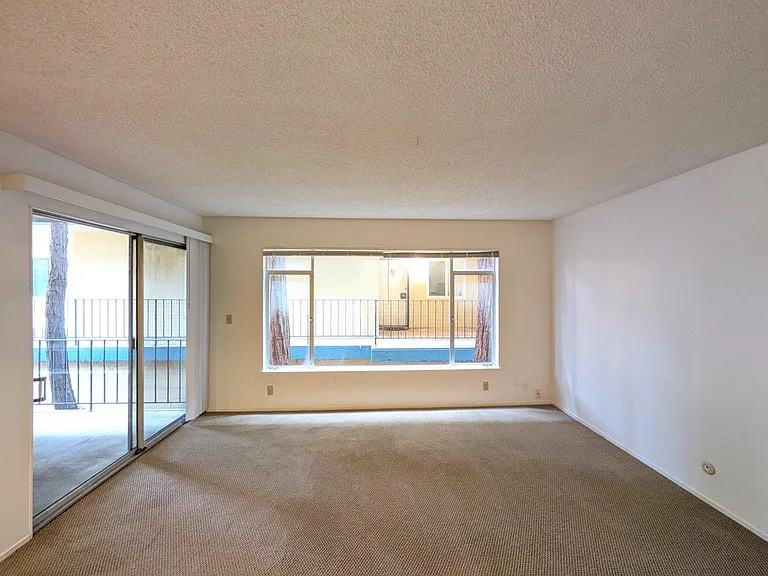 1925 Delaware St #1C — Photo 2