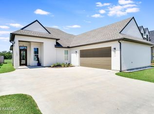 103 Queen Palm Cir, Youngsville, LA 70592