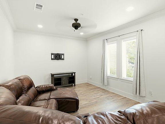4th image of 205 S Dogwood Dr #A