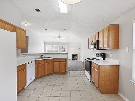 4th image of 529 Rock Prairie Ln