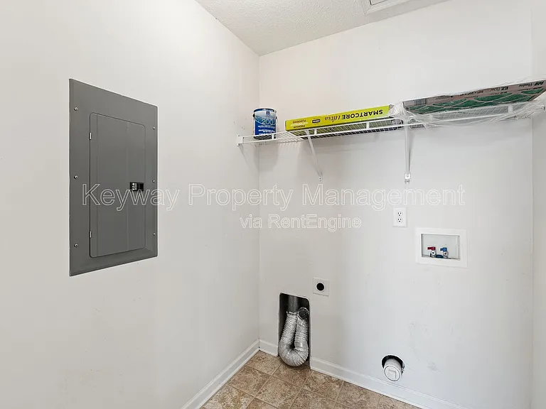 208 Satomi Way — Photo 8