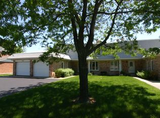 120 Mohawk Trl UNIT A, Lake Zurich, IL 60047