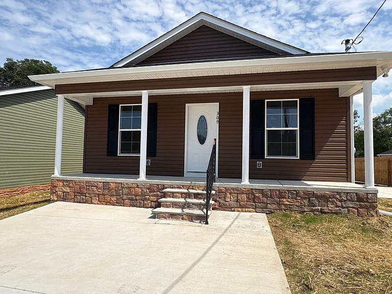 309 W Coffee St — Photo 2