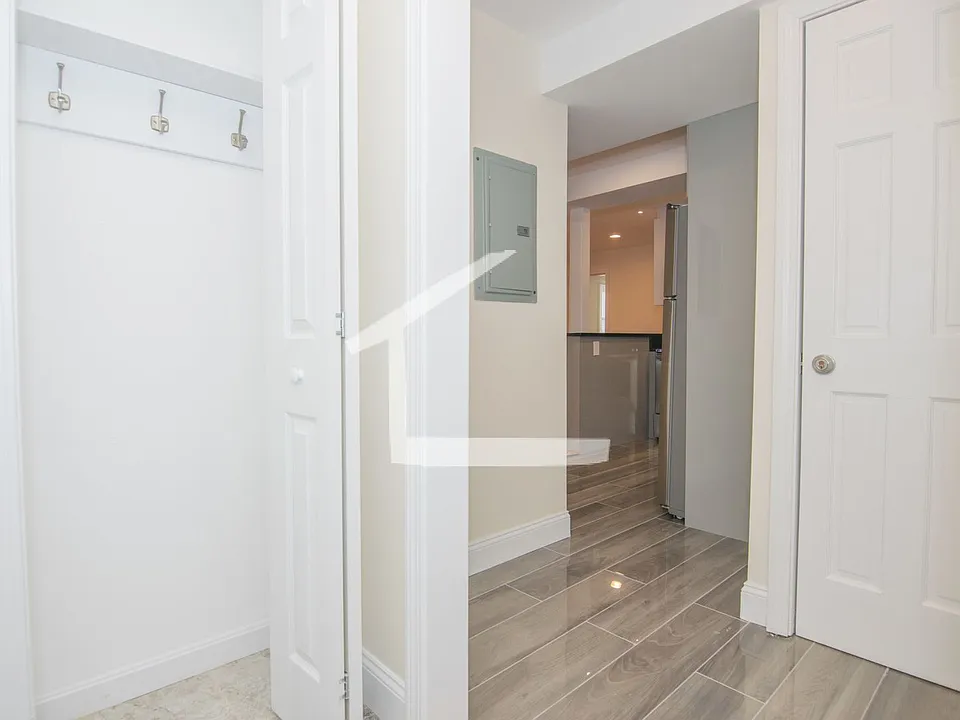 1801 Beacon St #A02