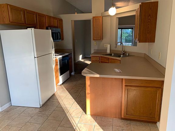 5th image of 104 Ellemoor Ln