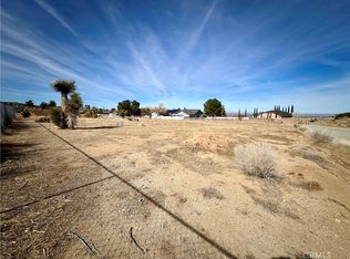 163 Ste Vic Burning Tree St E #6, Llano, CA 93544