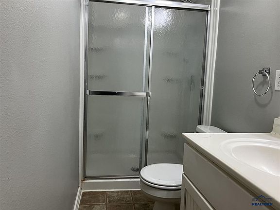 5th image of 330 Gwinn Ave