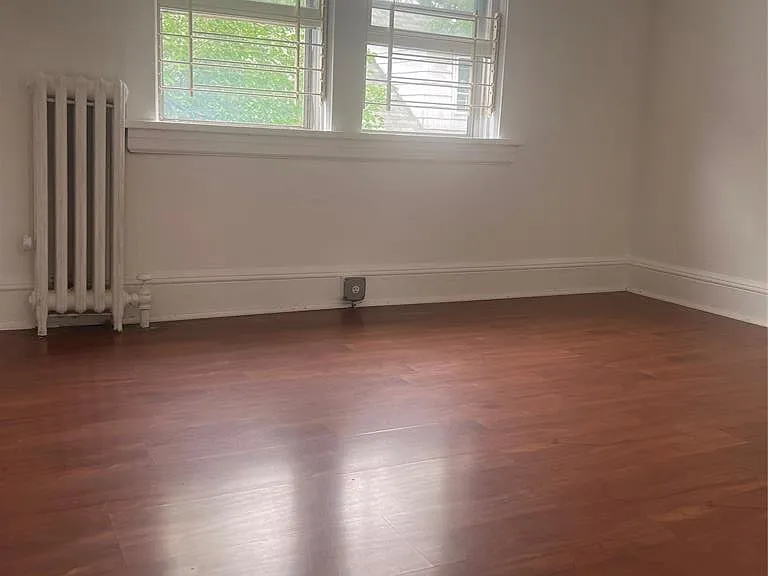 673 Clifton Ave — Photo 8