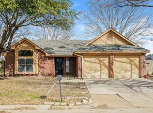 1505 Glenwillow Dr, Arlington, TX 76018