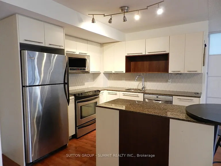 25 Carlton St #506 — Photo 9