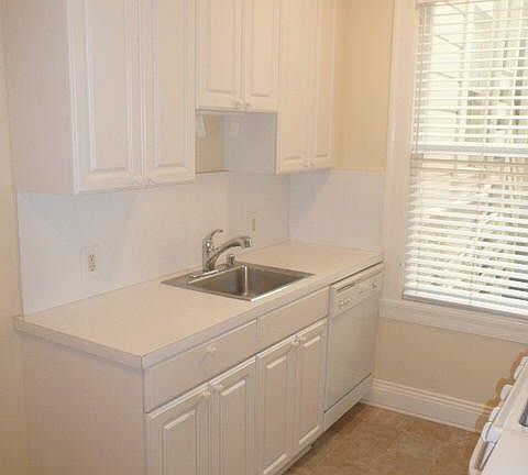 2nd image of 1555 Greenwich St #Mw