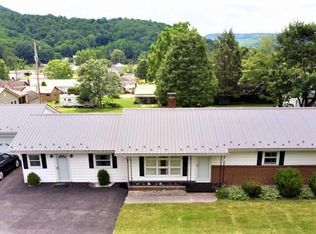 154 13th St, Rainelle, WV 25962