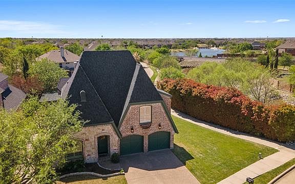 5th image of 4513 Venetian Way