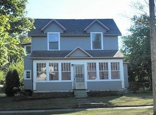 218 N Jackson St, Spring Lake, MI 49456