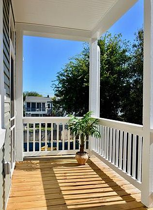 5th image of 609 N 32nd St