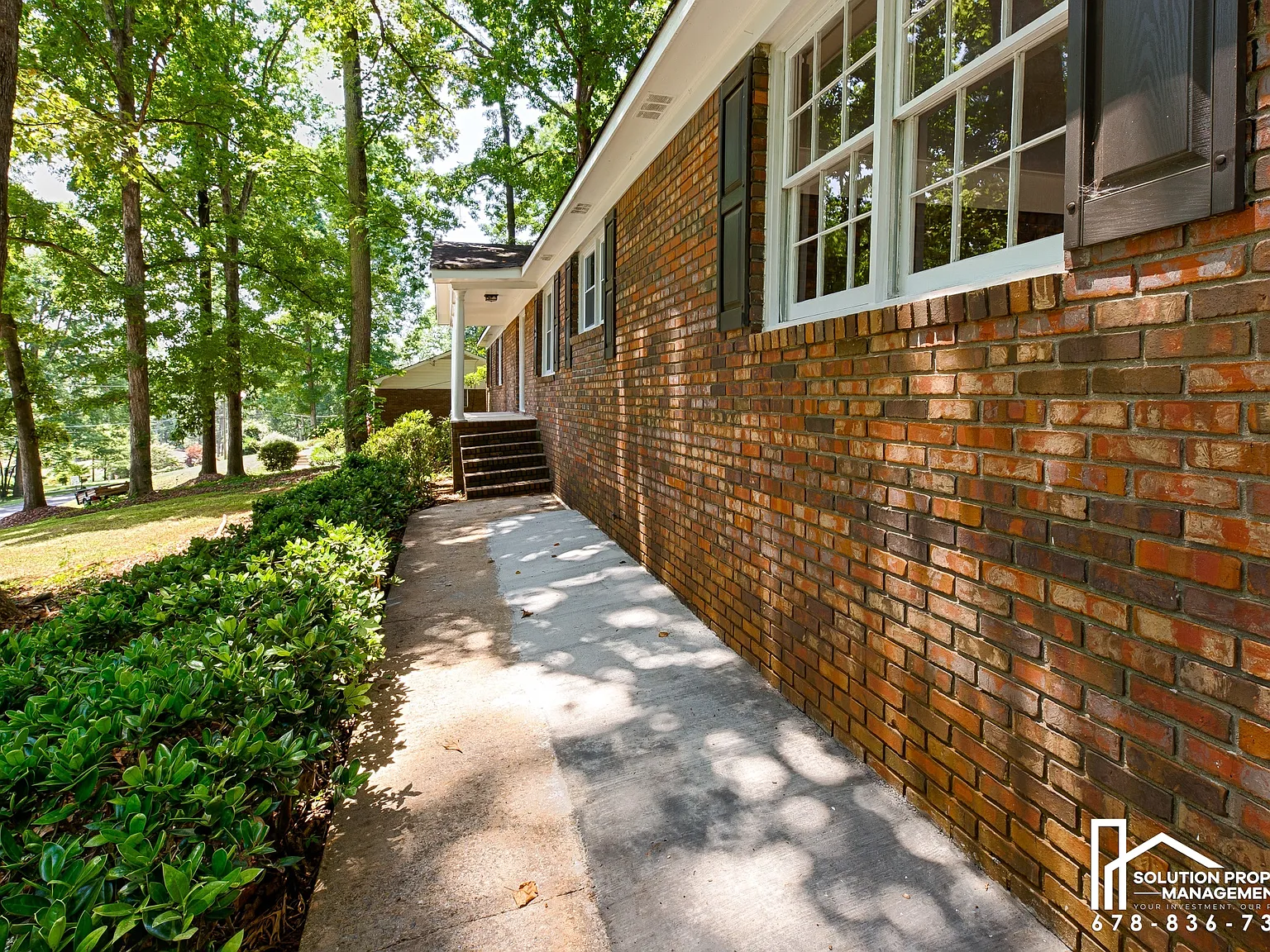 4 bed, 2826 sqft, $2,650 — Photo 2
