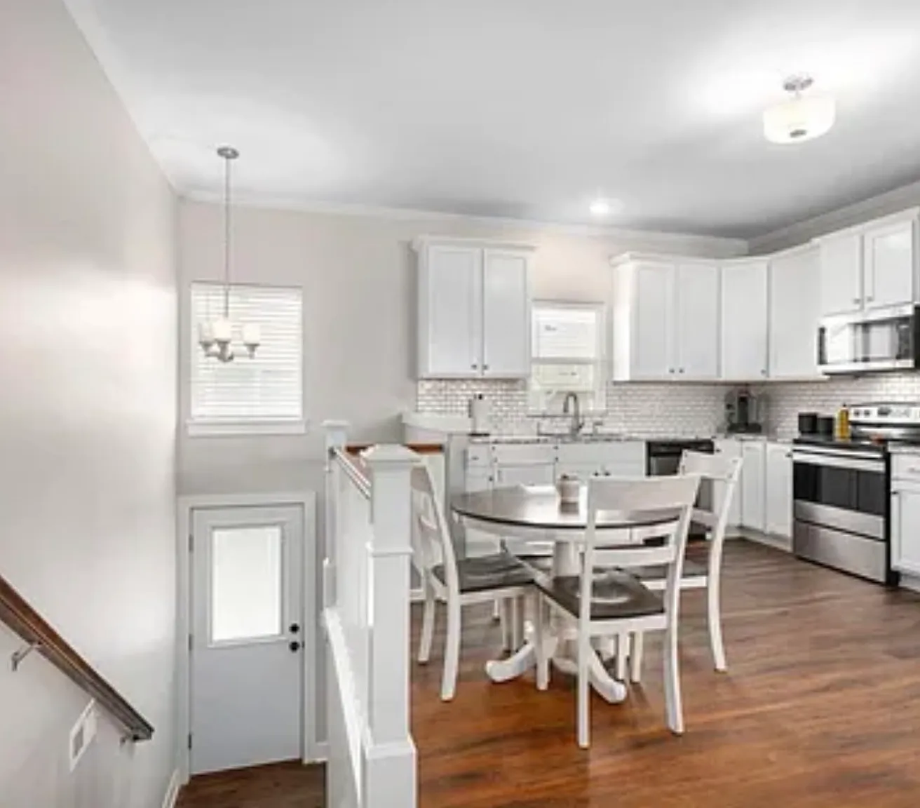 4 bed, 2015 sqft, $2,200 — Photo 1
