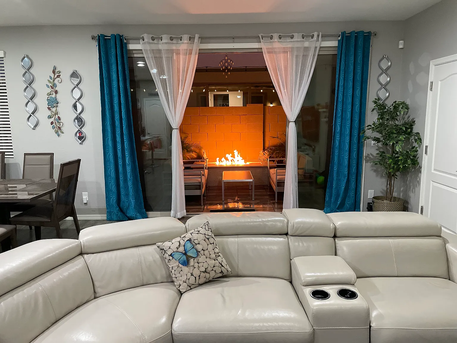 4 bed, 2610 sqft, $3,100 — Photo 3