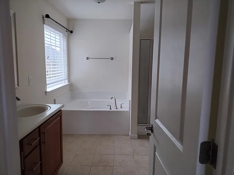 5736 Hurkett Ct — Photo 12
