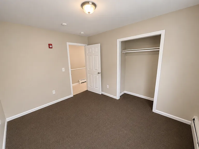 40 Colchester Ave — Photo 9