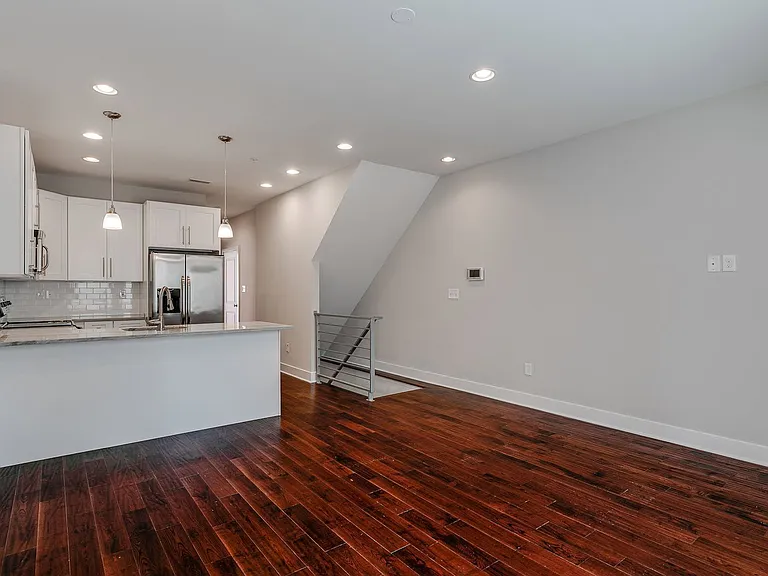 604 W Thompson St #A — Photo 10